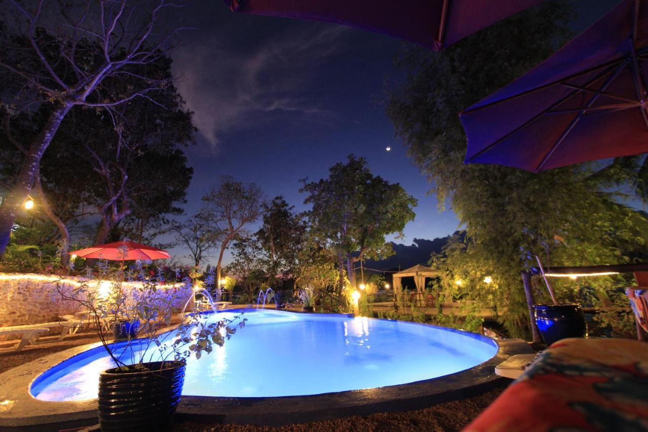 Resort Discovery Island
