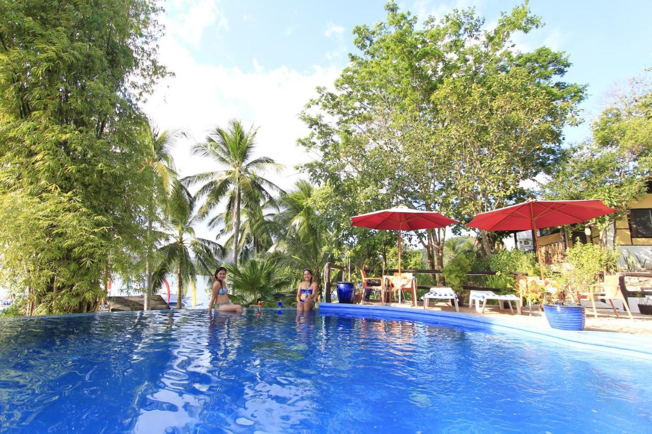 Resort Discovery Island